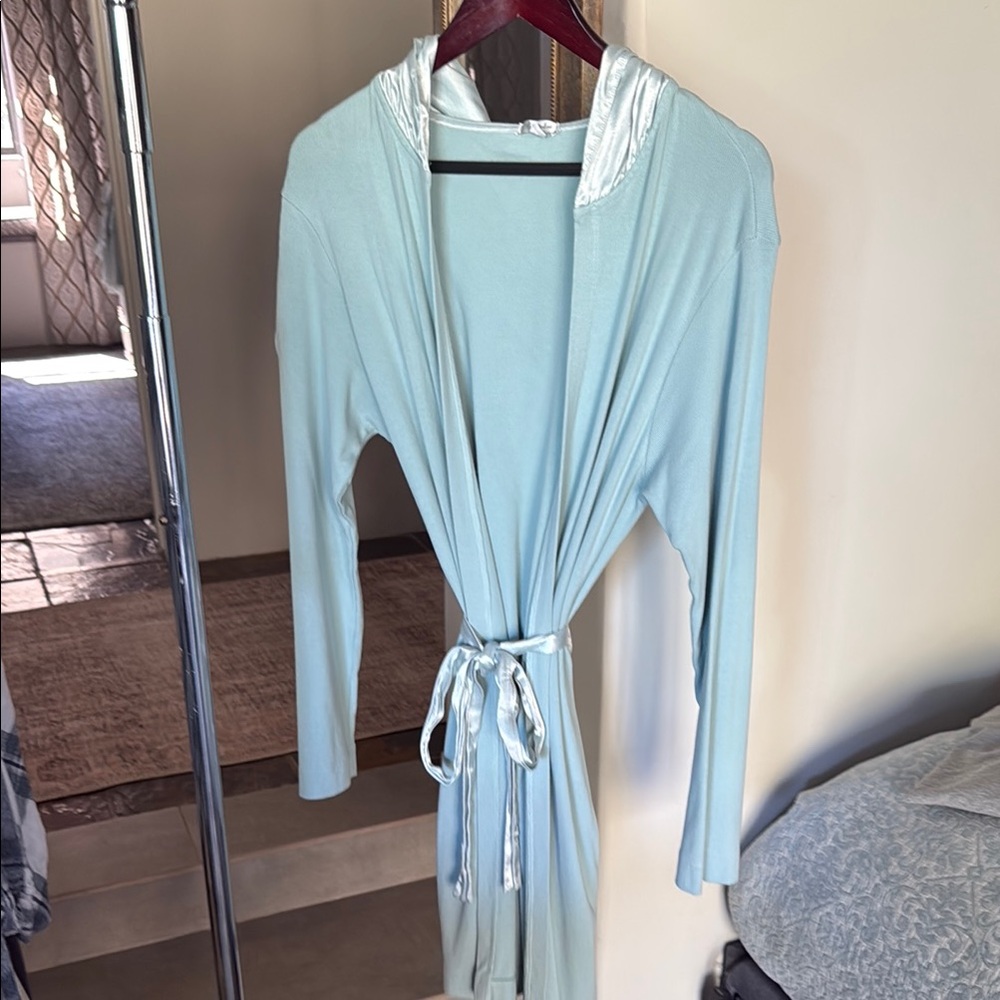 PJ Harlow Elegant Women's seafoam green Robe